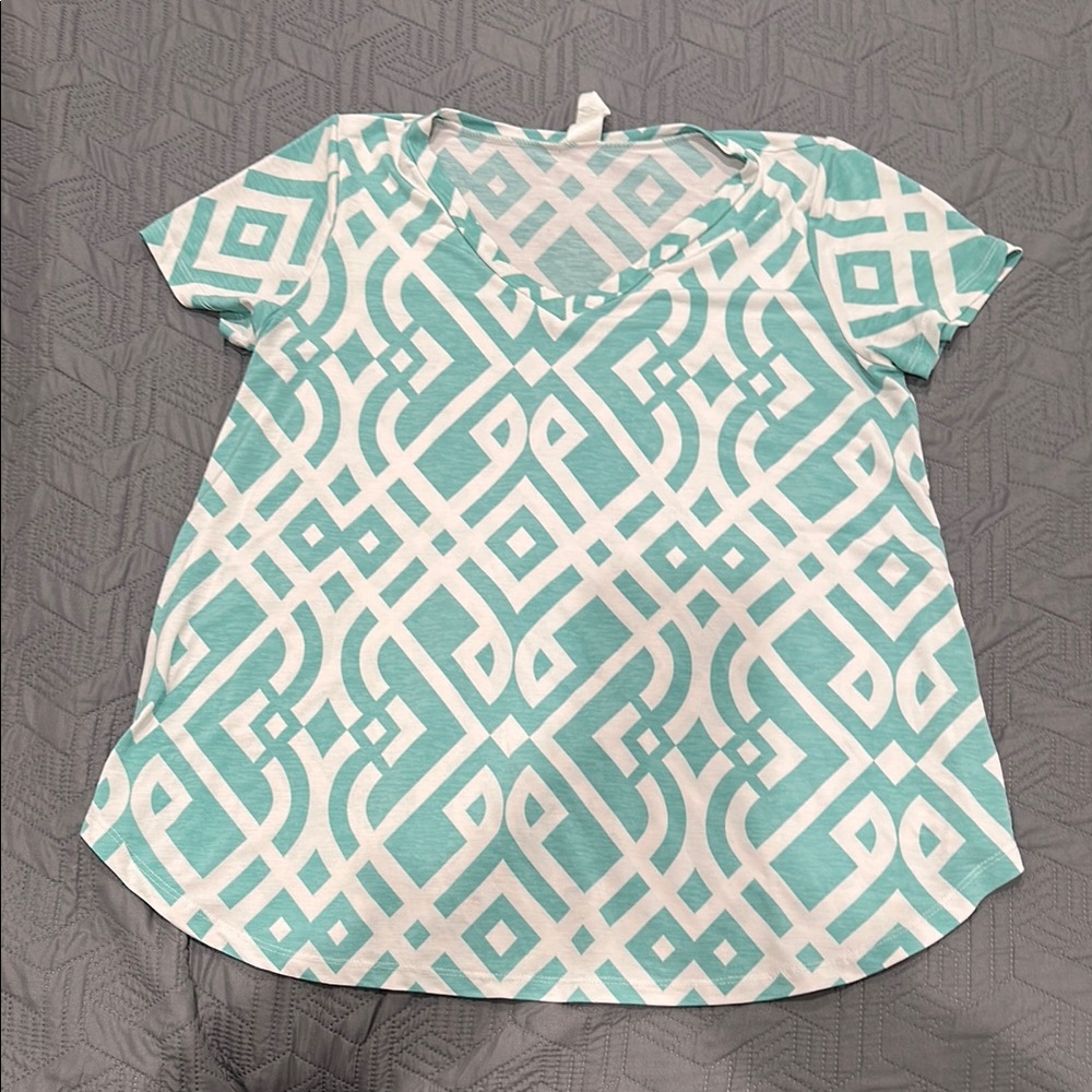 Geometric Patterned Teal and White T-Shirt